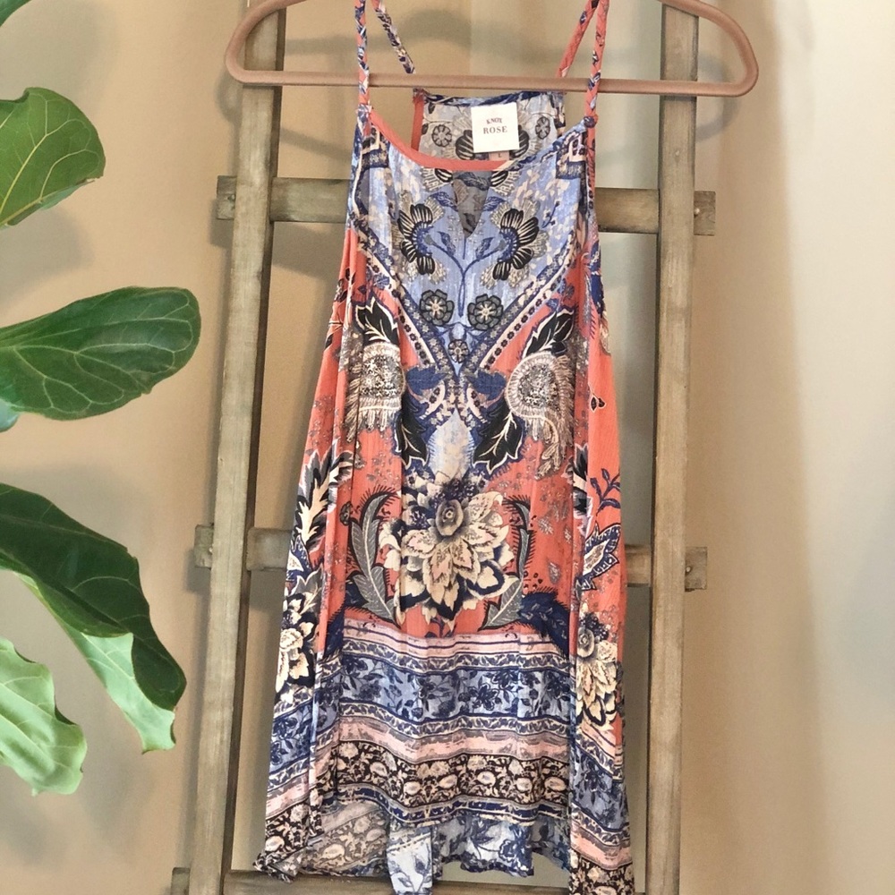 Patterned tank